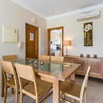 2 Bedroom Floor Apartment, Oasis Parque, Near Alvor At01 Портиман