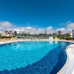 Апартаменты 2 Bedroom Floor Apartment, Oasis Parque, Near Alvor At01