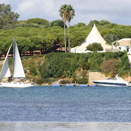 2 Bedroom Floor Apartment, Oasis Parque, Near Alvor At01 アパート *