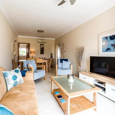 2 Bedroom Floor Apartment, Oasis Parque, Near Alvor At01 ポルティマン