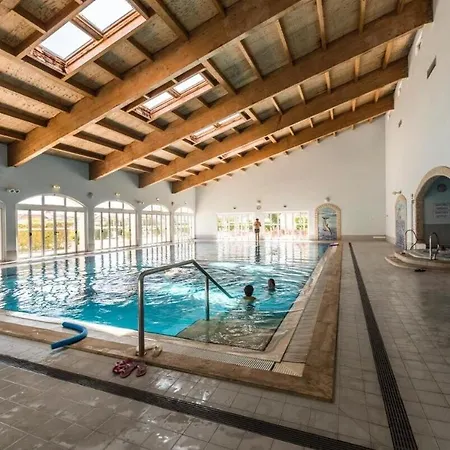 Daire 2 Bedroom Floor Apartment, Oasis Parque, Near Alvor At01 *