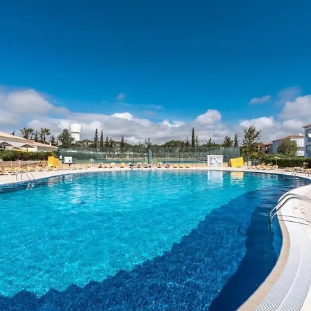 Apartment 2 Bedroom Floor Apartment, Oasis Parque, Near Alvor At01