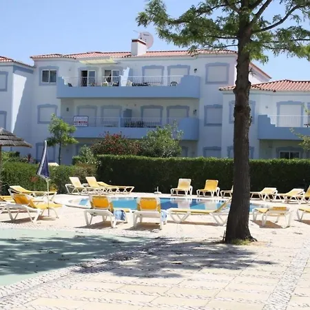 2 Bedroom Floor Apartment, Oasis Parque, Near Alvor At01