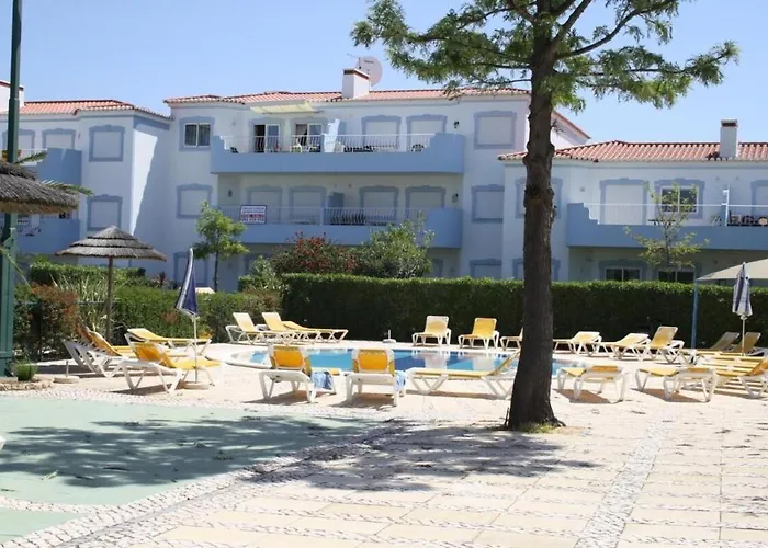2 Bedroom Floor Apartment, Oasis Parque, Near Alvor At01