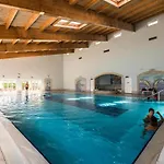 2 Bedroom Floor Apartment, Oasis Parque, Near Alvor At01 شقة