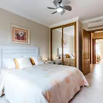 2 Bedroom Floor Apartment, Oasis Parque, Near Alvor At01 شقة *